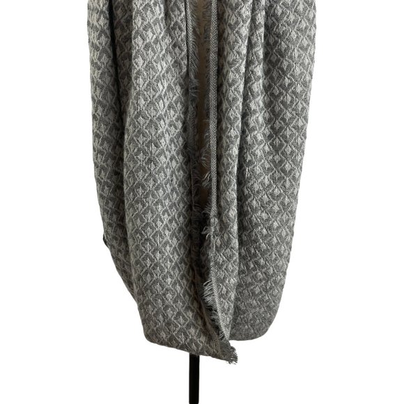 NORDSTROM BP GRAY FRINGE INFINITY SCARF O/S - Picture 3 of 6